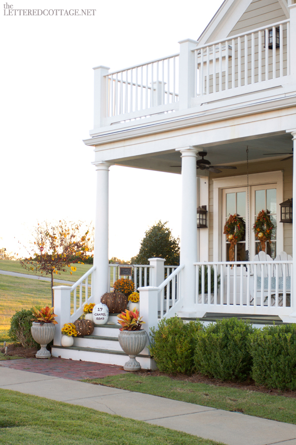 fall_porch_decor_lettered_cottage_1